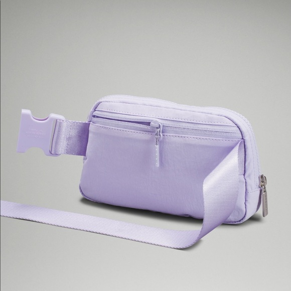 ✨Sold✨Lululemon • Everywhere Belt Bag - Picture 4 of 11
